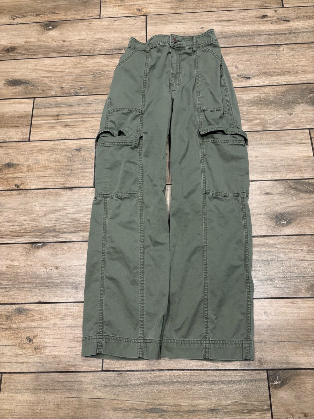Abercrombie & Fitch Army Green Cargo Baggy Pants Size 23/00S 28 Inch Inseam